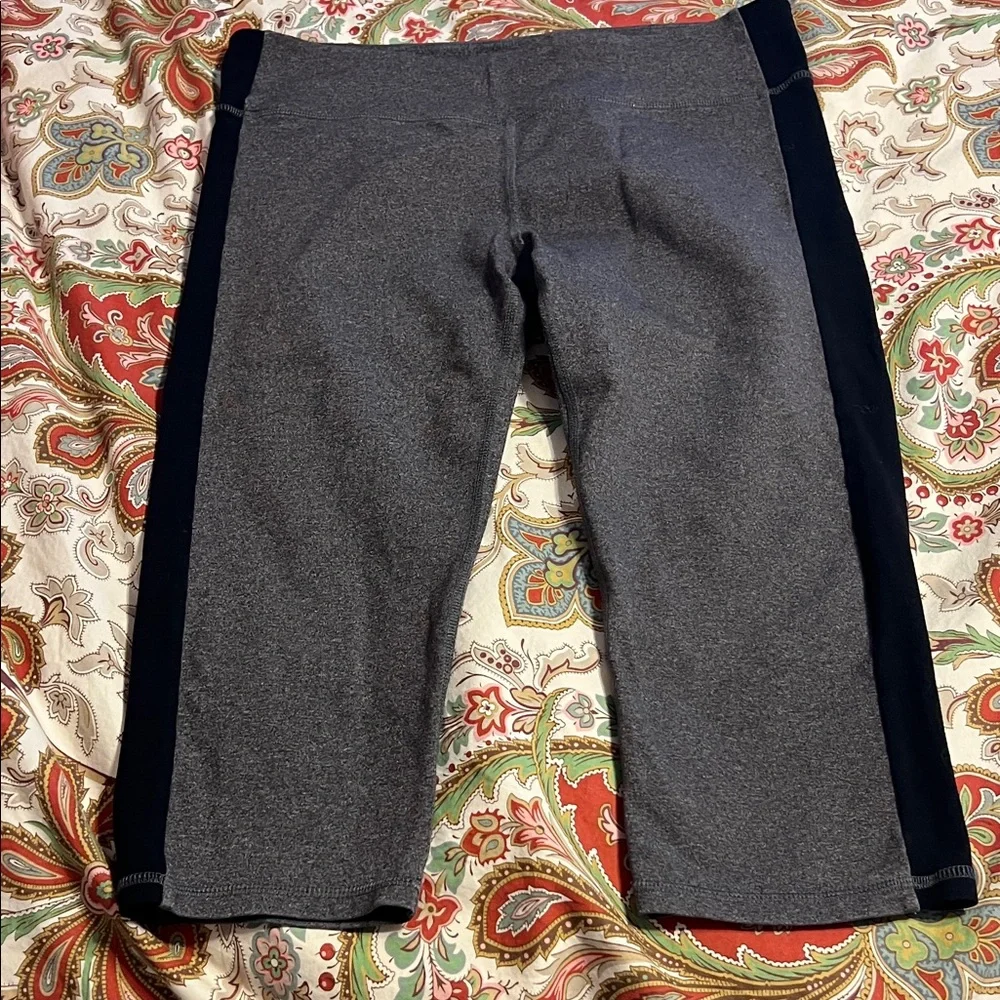 ALO YOGA Cropped Vintage Y2K Leggings